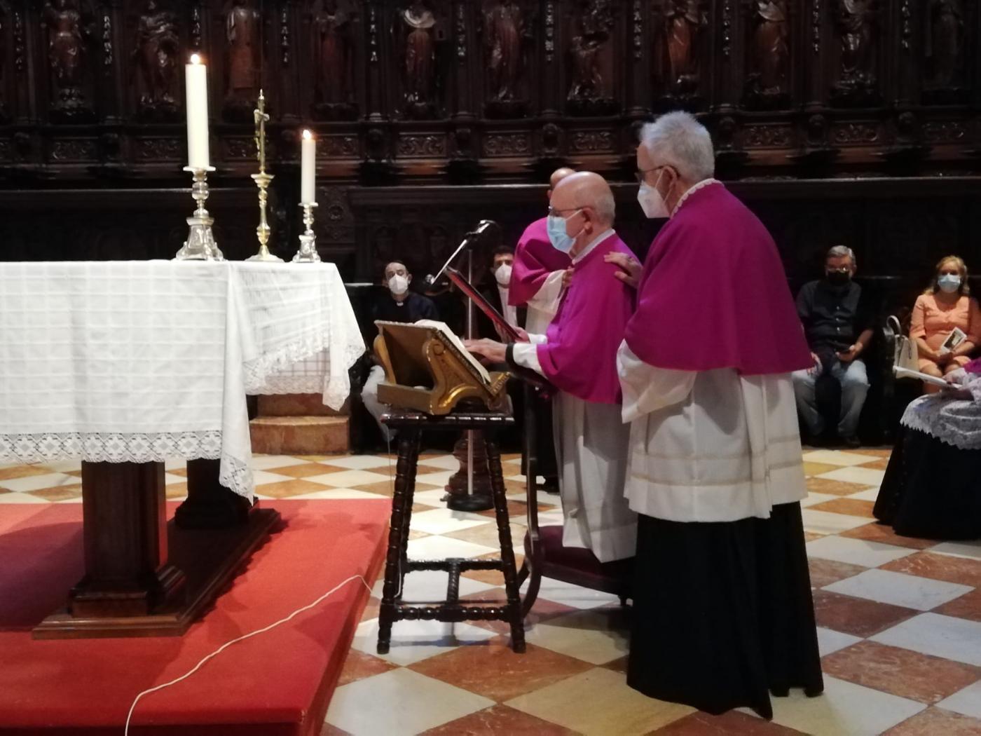 Toma de posesión de nuevos canónigos en la Santa Iglesia Catedral // A. MORENO