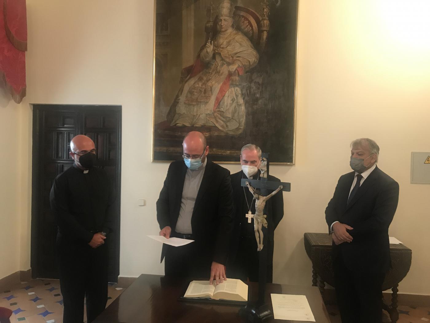 Juramento y profesión de fe de Juan Manuel Ortiz y Jesús Hurtado como rector del Seminario y delegado de Catequesis, respectivamente