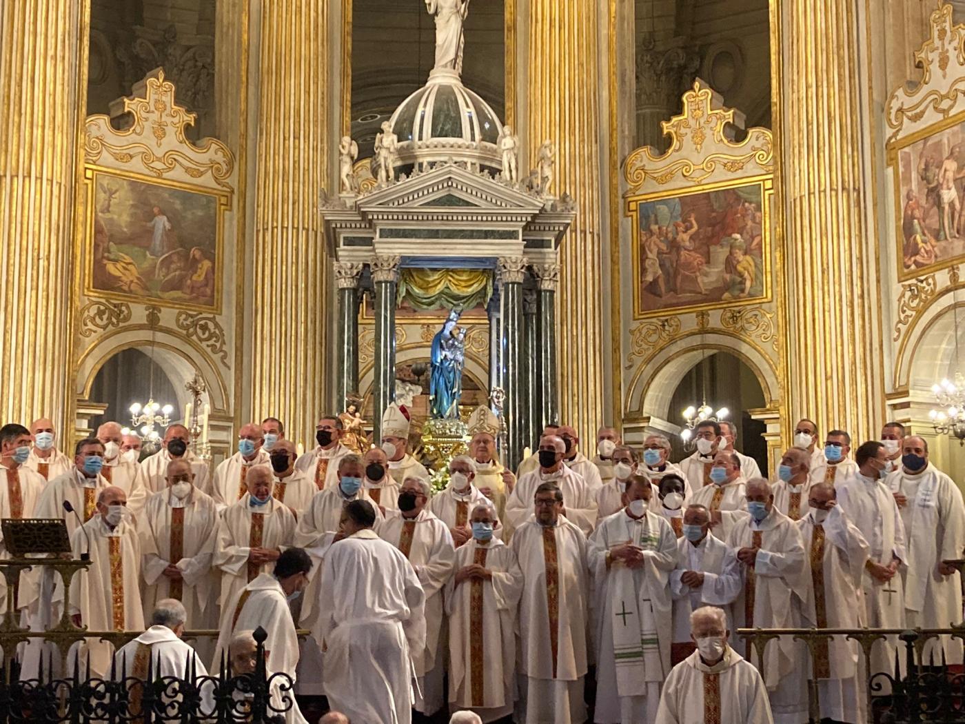 Mons. Ramón Buxarrais ha celebrado sus bodas de oro episcopales en la Catedral