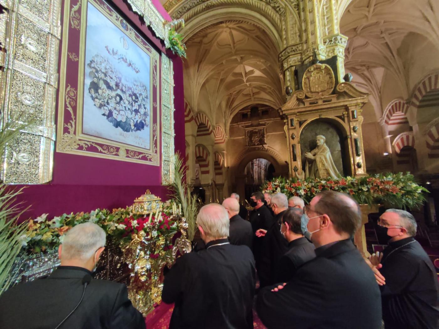 Mons. Catalá venera las reliquias de los últimos beatos mártires de la persecución religiosa junto a los obispos del Sur