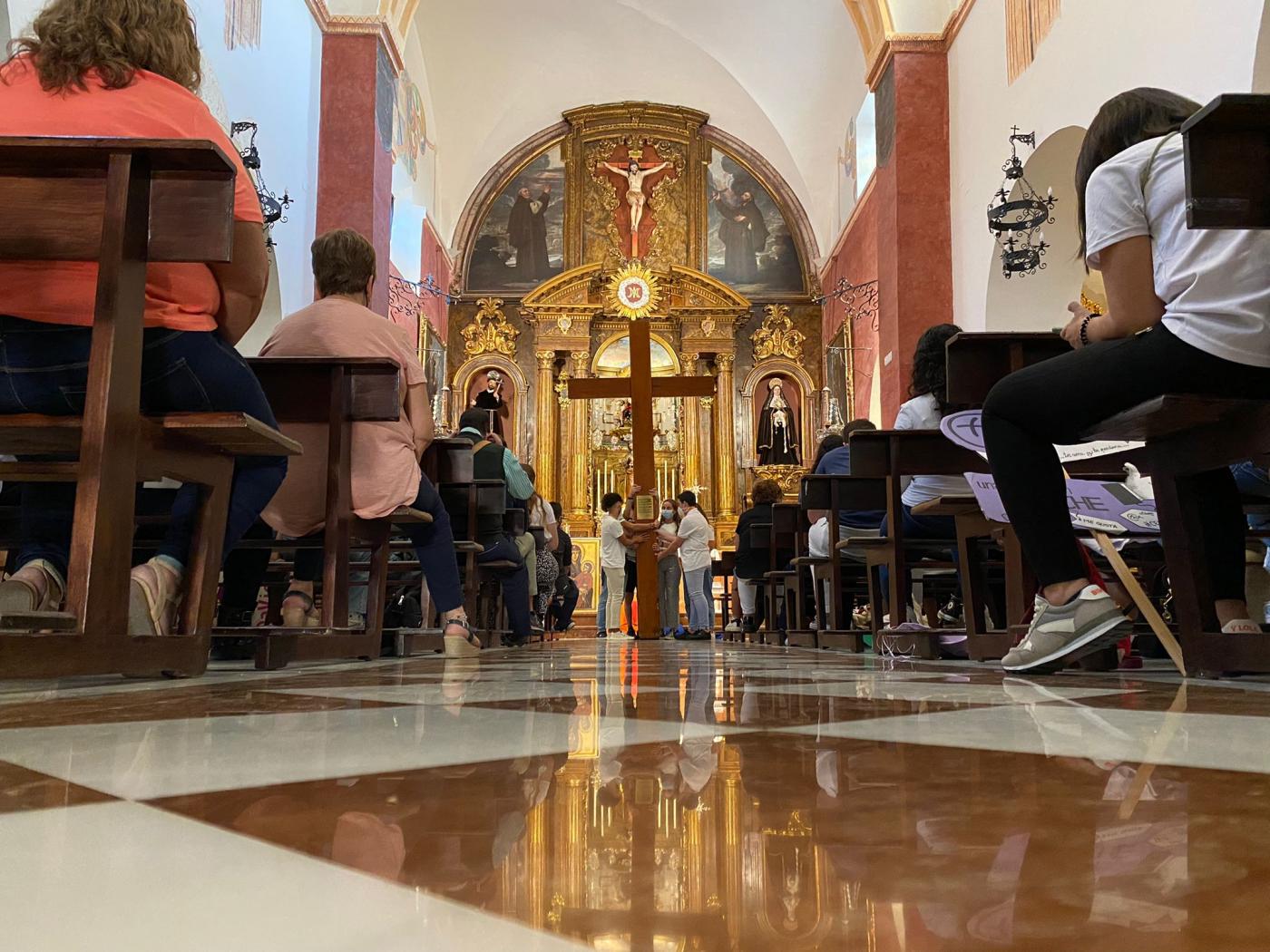 La Cruz y el Icono de la JMJ en la parroquia de la Divina Pastora // D. GARCÍA