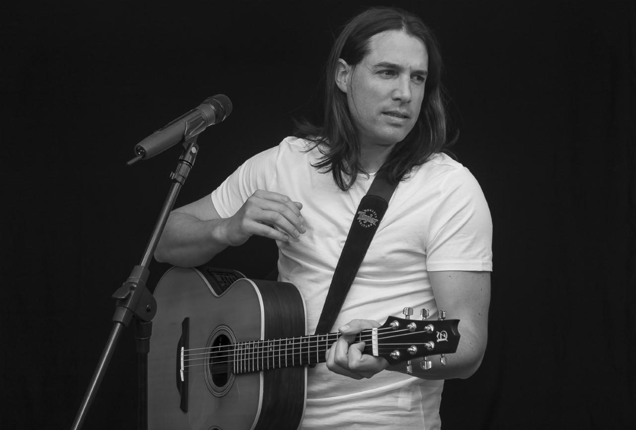 Nos rezamos cantando, con Óscar Santos