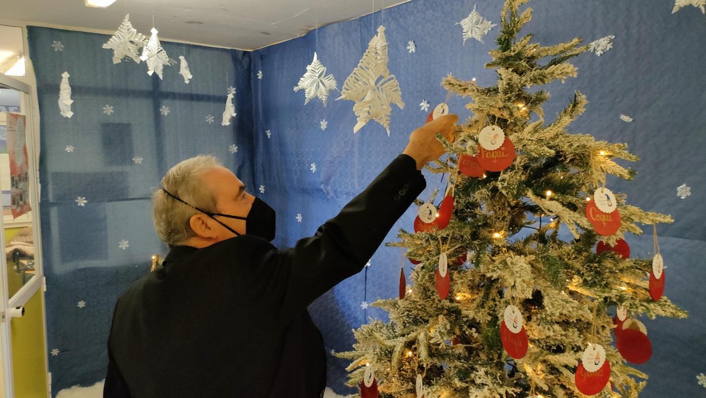 Recuerdo del centro para Mons. Catalá