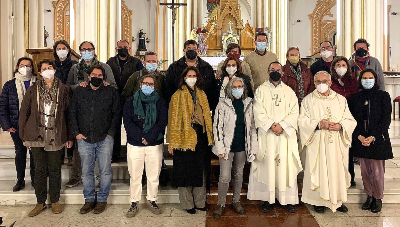 Participantes en la Eucaristía por el V aniversario de Calor y Café celebrada en la parroquia de San Pablo