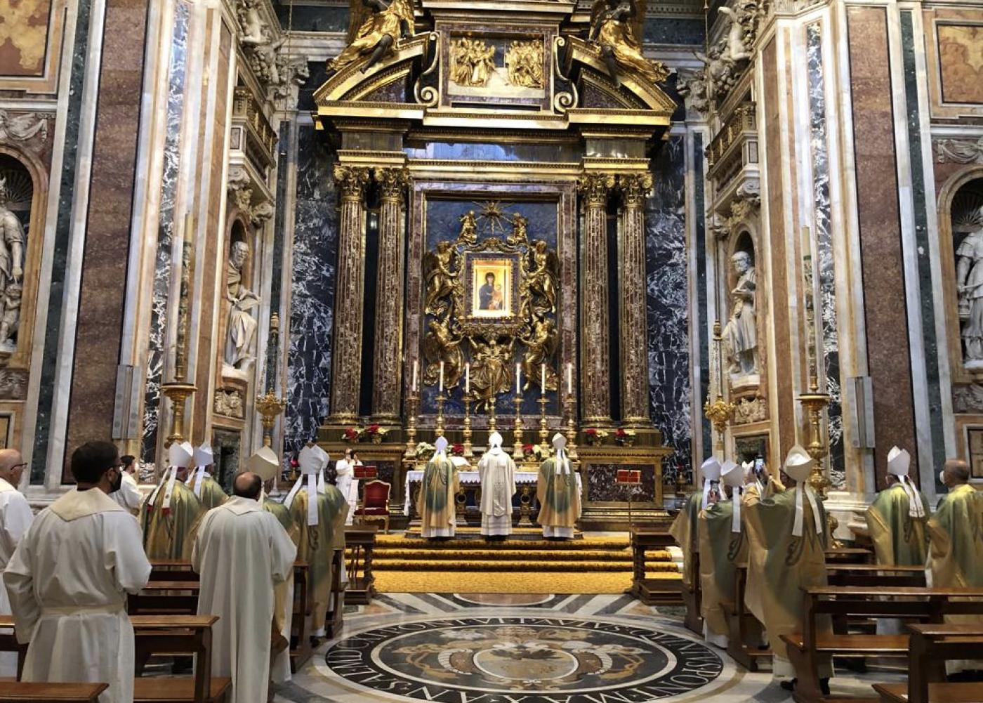 Mons. Catalá, junto al resto de obispos participantes en la visita ad limina, en la Basílica de Santa María la Mayor (Miércoles 19 de enero)