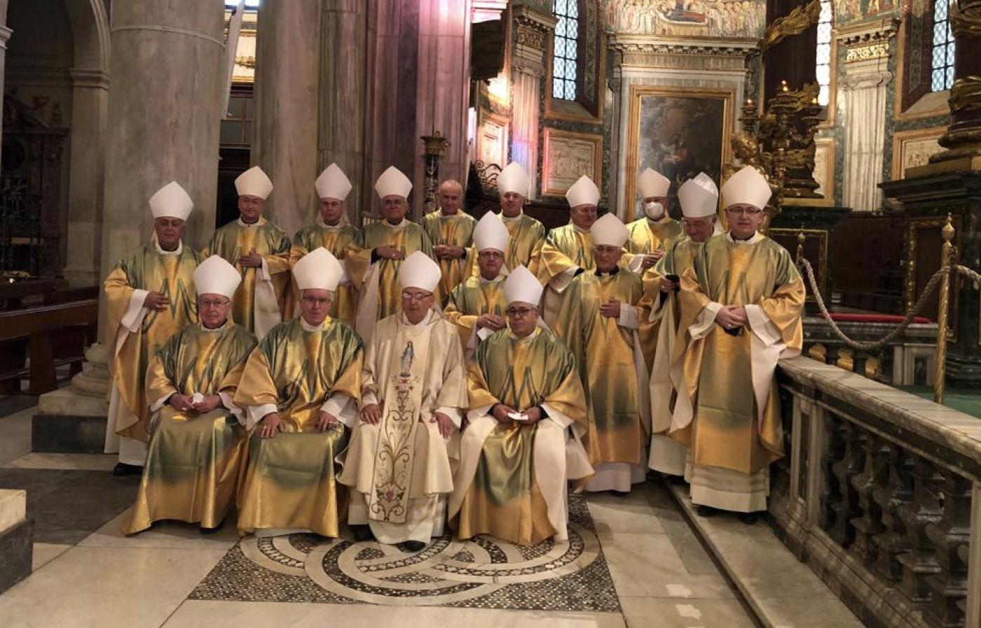Mons. Catalá, junto al resto de obispos participantes en la visita ad limina, en la Basílica de Santa María la Mayor (Miércoles 19 de enero)