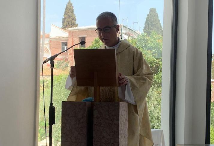 Salvador Gil preside la Eucaristía en la casa de las Madres en el Valle de Abdalajís, durante el Capitulo Extraordinario General de la congregación