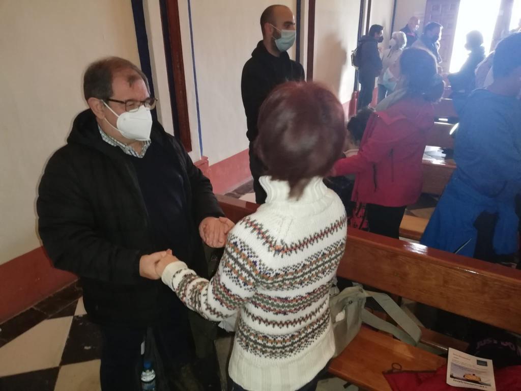 Bendición de los esposos a la llegada a la Ermita de Nuestra Señora de los Remedios, en Cártama