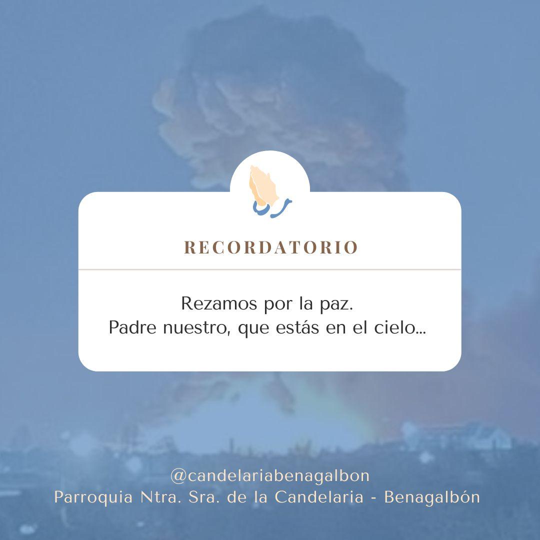 Oración, en la plaza de la parroquia de la Divina Pastora, en Marbella, por la paz en Ucrania