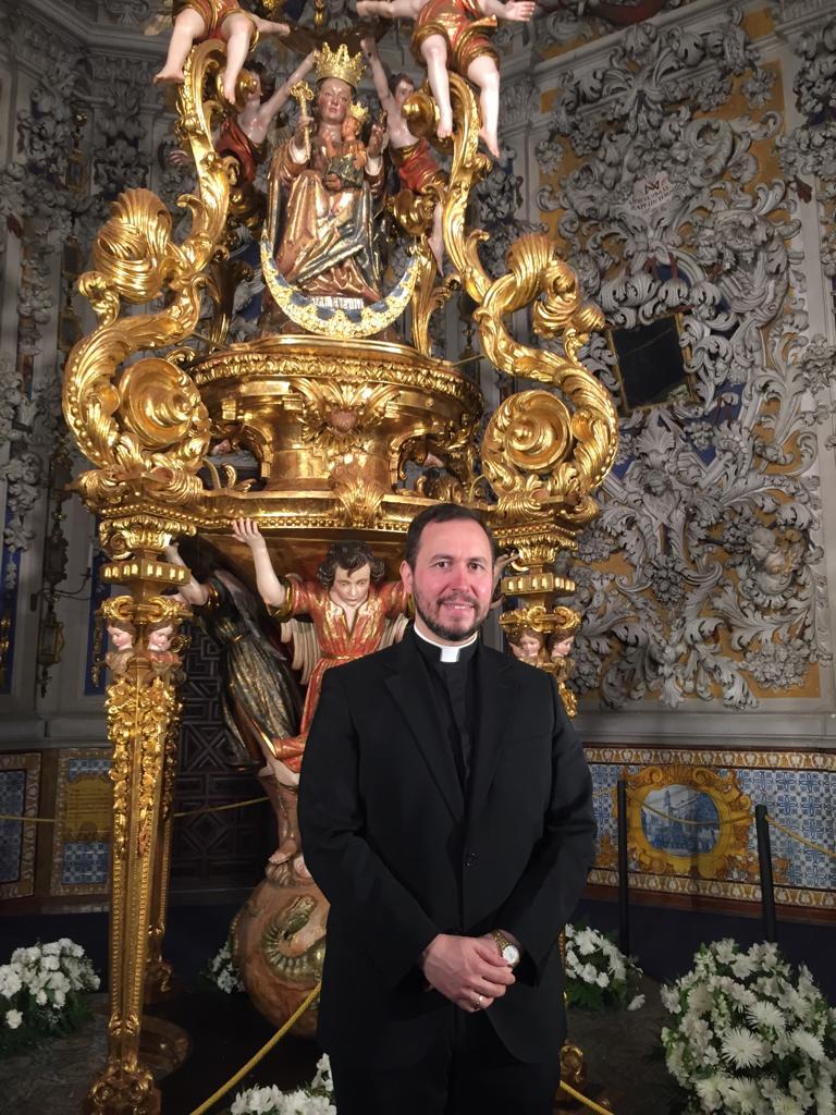 Salvador Aguilera, en el camarín de la Virgen de la Victoria