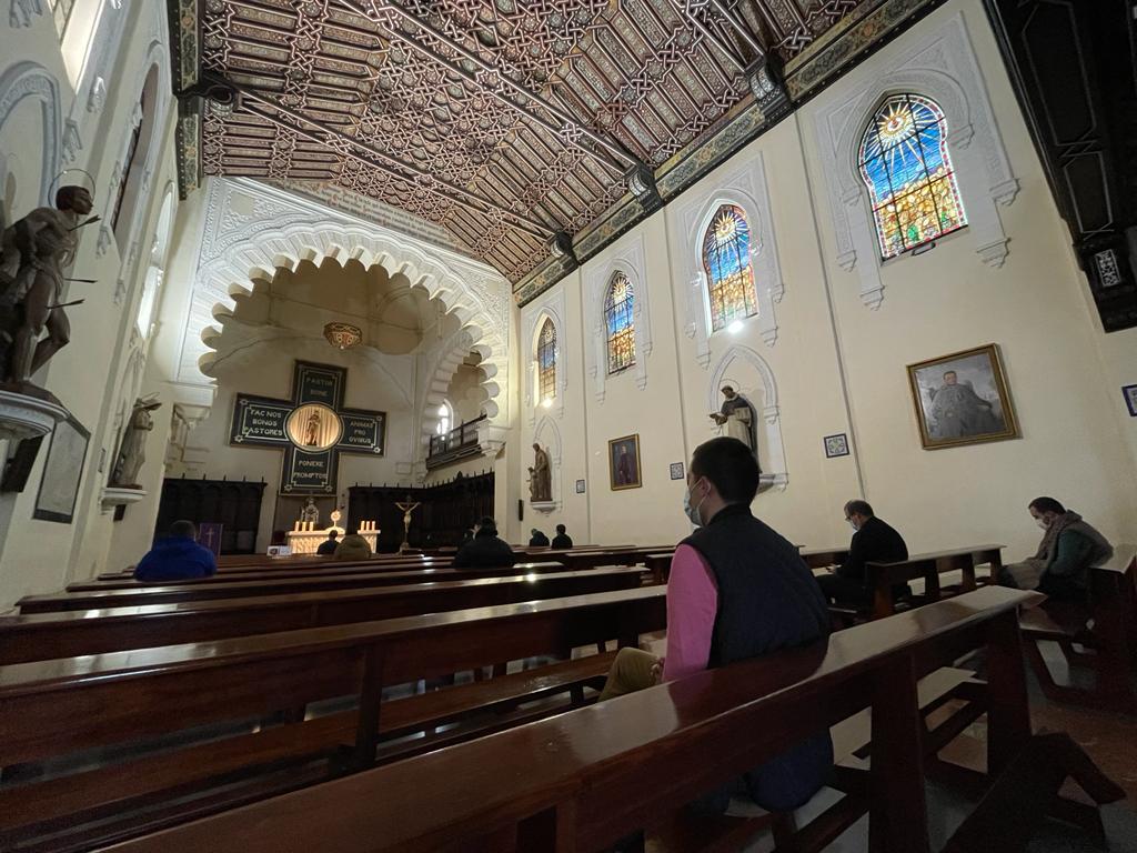 Los seminaristas comienzan el día uniéndose a la oración de la Iglesia, con la Liturgia de las Horas // E. LLAMAS
