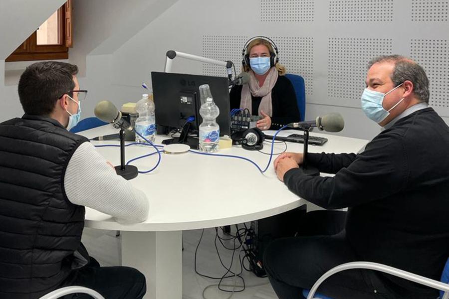 El rector, Juan Manuel Ortiz Palomo, y el vicerrector, Fernando Luque, durante la entrevista