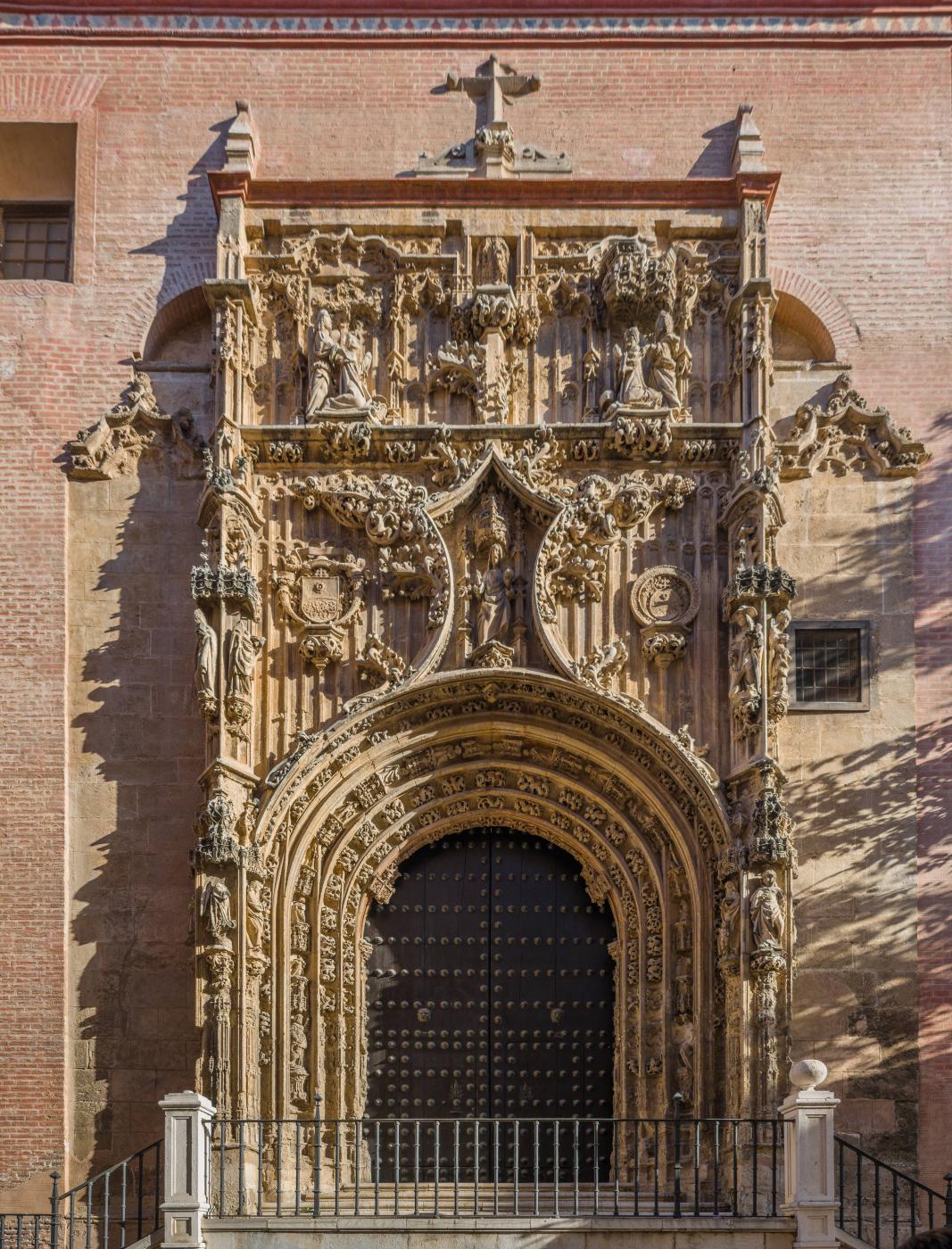Portada gótica de la iglesia de El Sagrario de Málaga