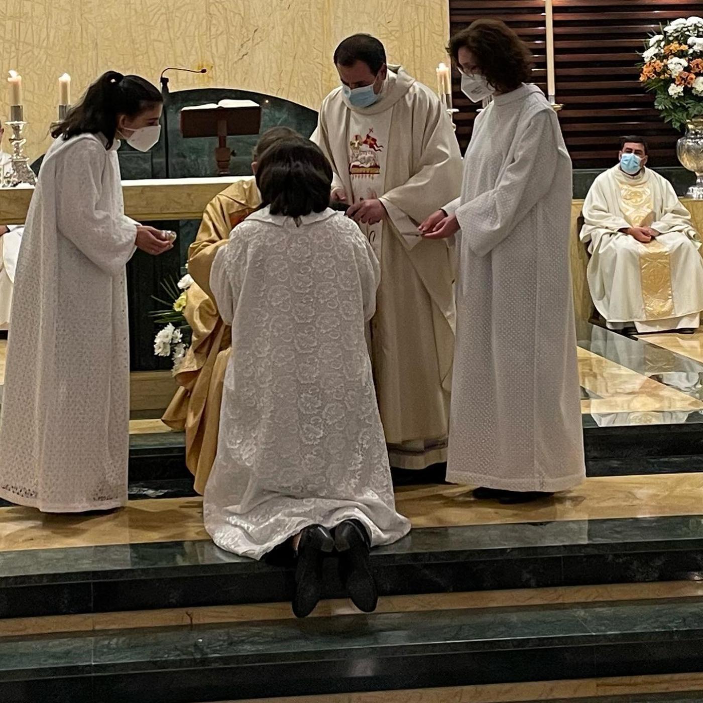 Profesión religiosa de Mª Carmen Martín Astorga, Misionera Idente // E. LLAMAS