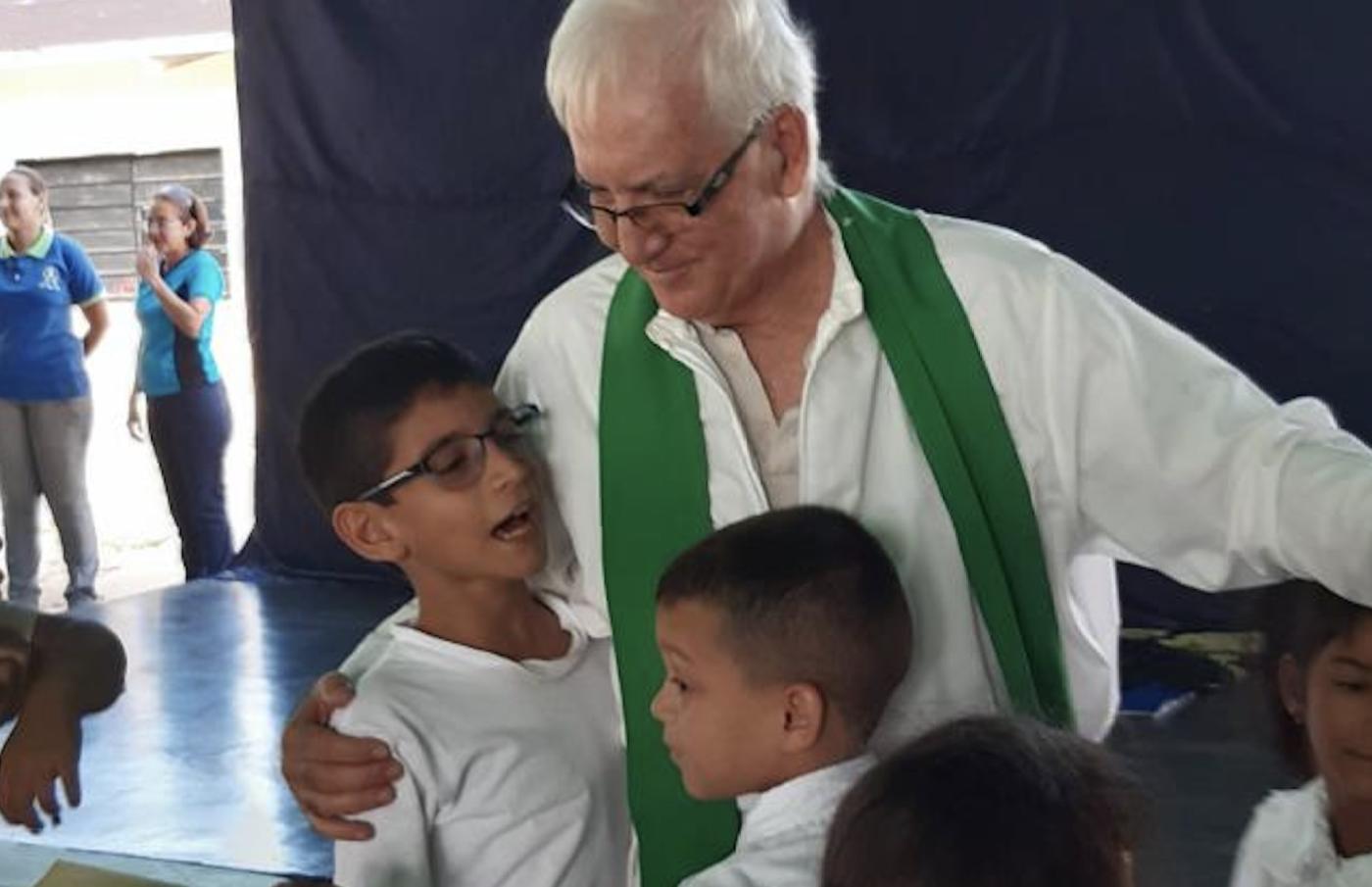 MISIÓN. Manolo Lozano