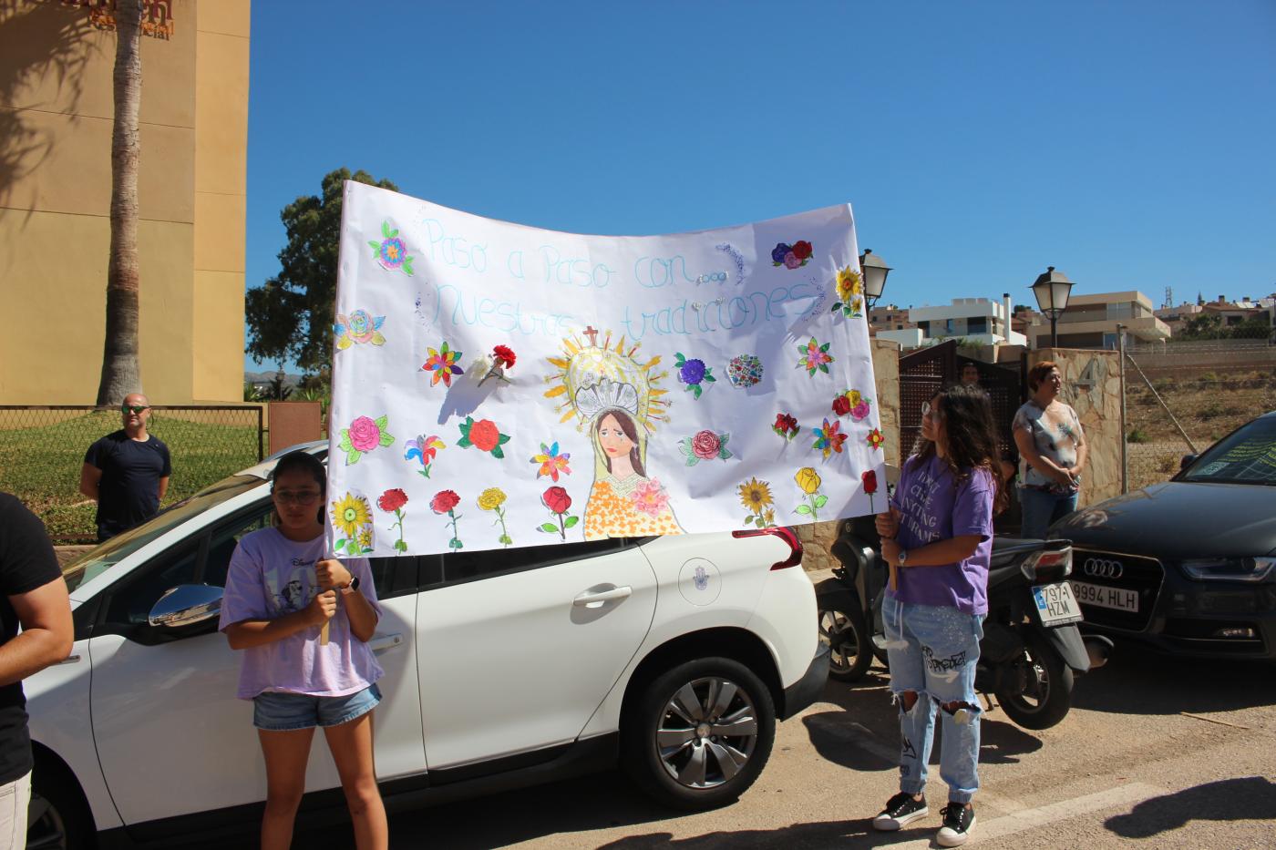 Procesión de la Virgen Milagrosa en el CEIP Josefina Aldecoa de Torre de Benagalbón