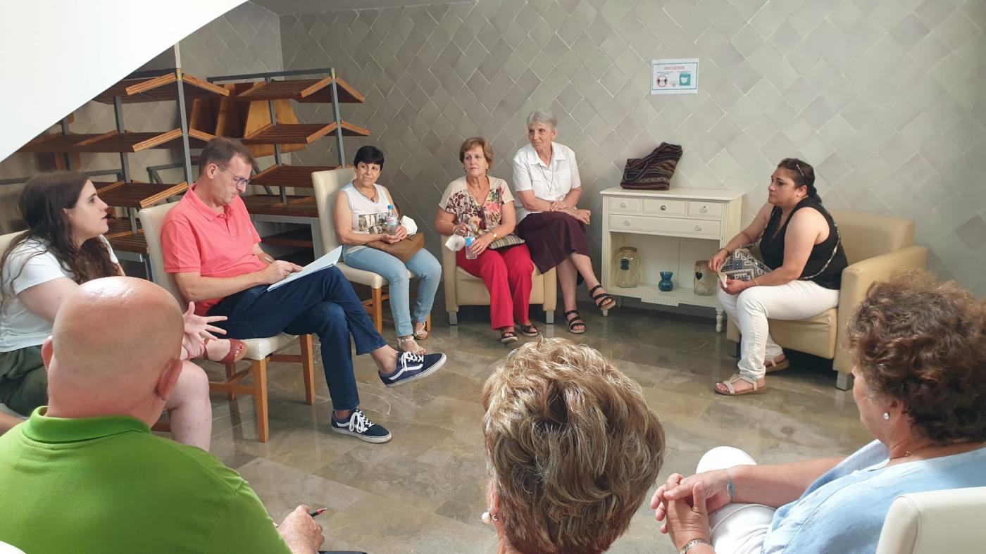 Reunión por grupos en el Encuentro Final de la Fase Diocesana Sinodal celebrado en Casa Diocesana Málaga