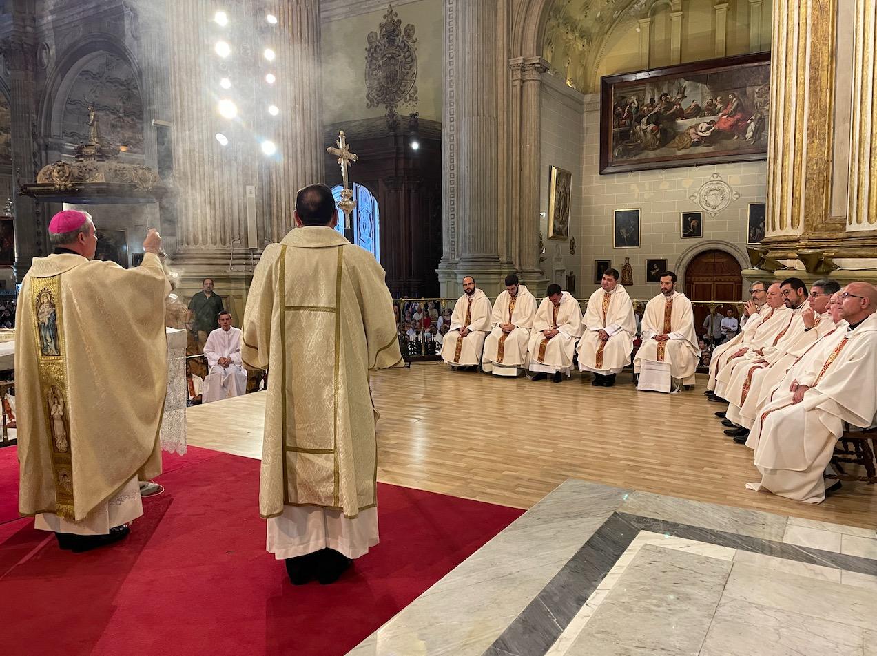 Ordenación de cinco nuevos sacerdotes // E. LLAMAS