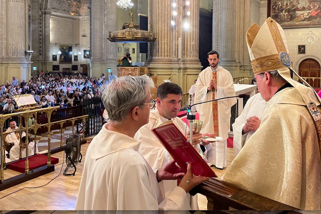 Ordenación de cinco nuevos sacerdotes // E. LLAMAS