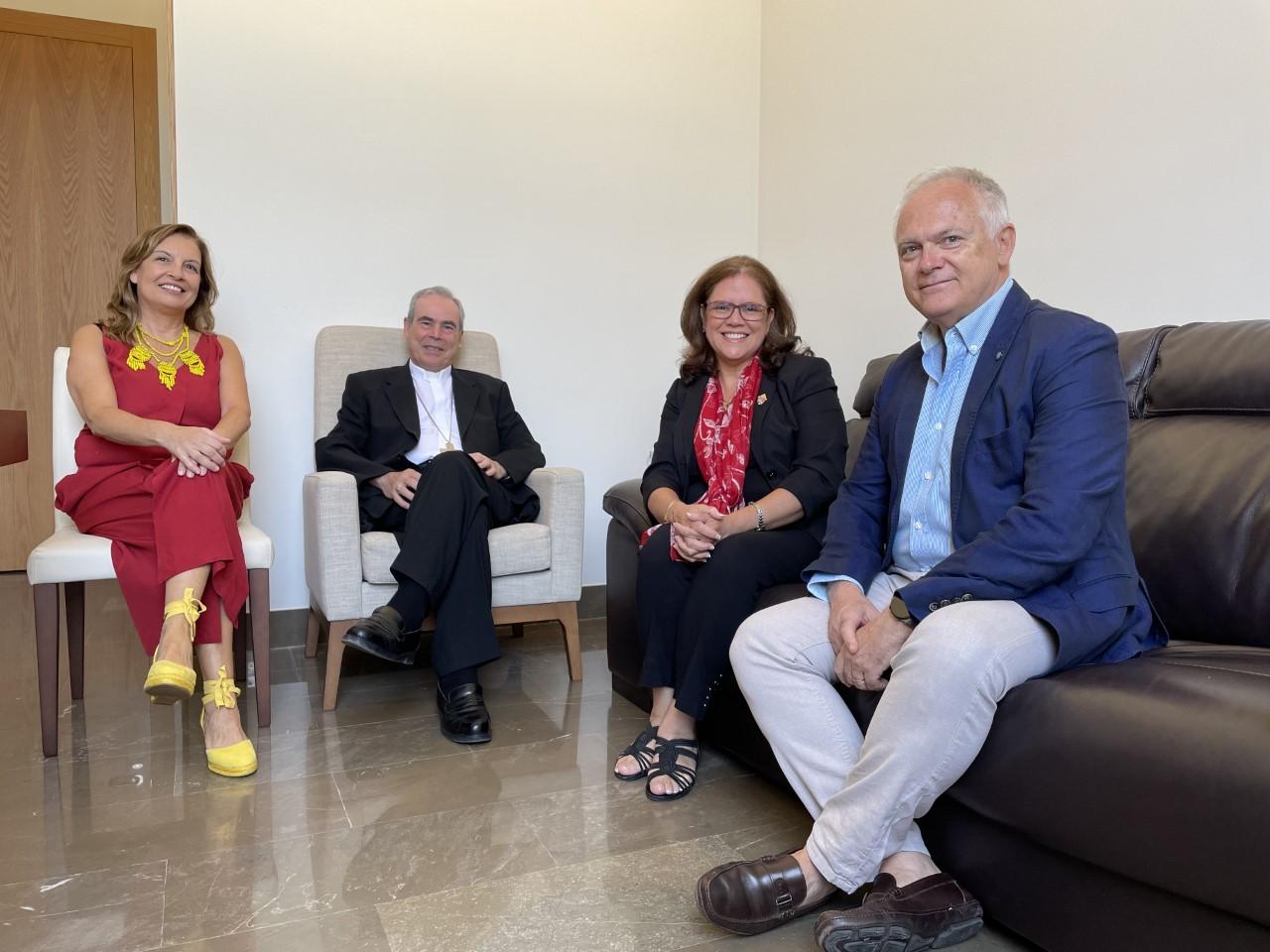 La delegada de Pastoral Familiar de Washington visita al obispo y los delegados de Málaga