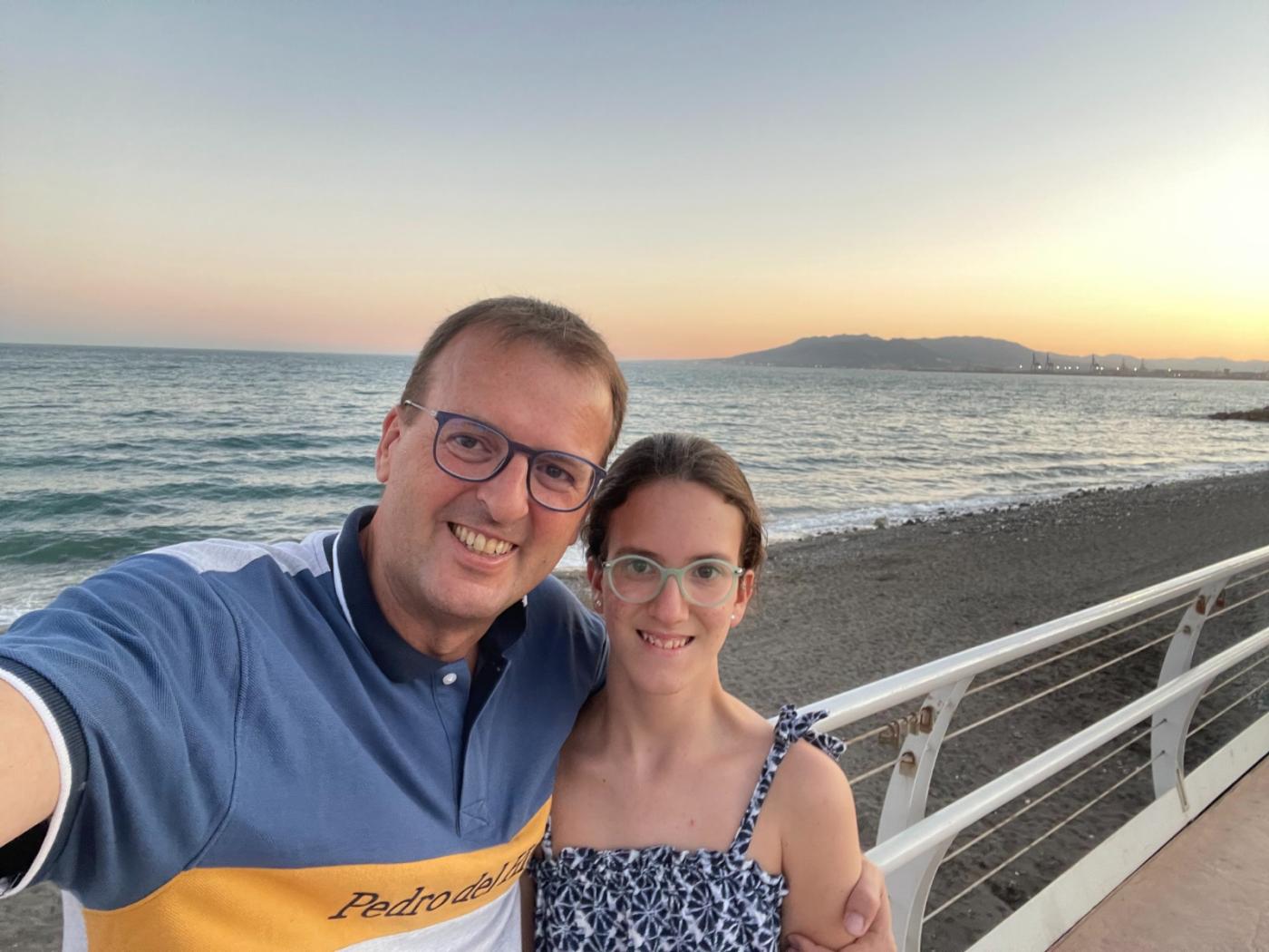 Gabi Ramos: «Utilizo una aplicación en mi móvil que me ayuda a rezar»