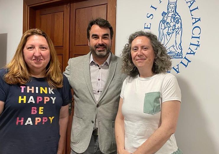 Rengel y Vera: «Ofrecemos a la Patrona preciosas petaladas llenas de historias»