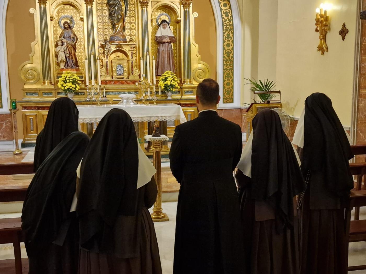 La Patrona peregrina por la ciudad durante su novena