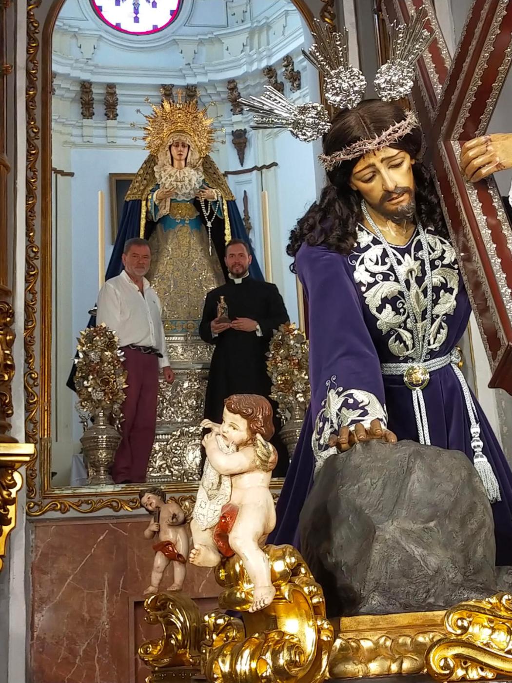 Con la cofradía de la Misericordia