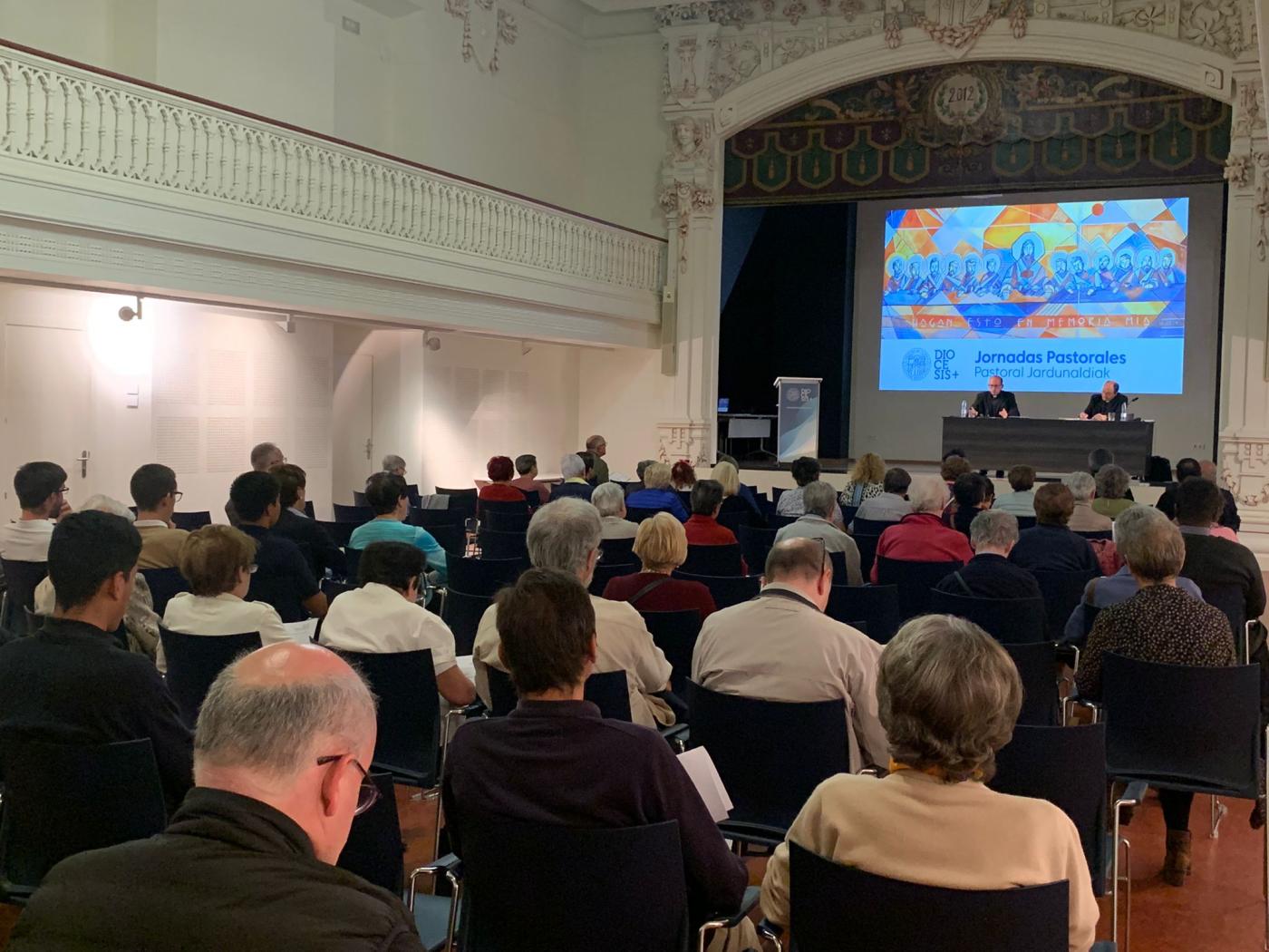 El sacerdote Alejandro Pérez ha dirigido la formación de las Jornadas Pastorales de la Diócesis de Vitoria