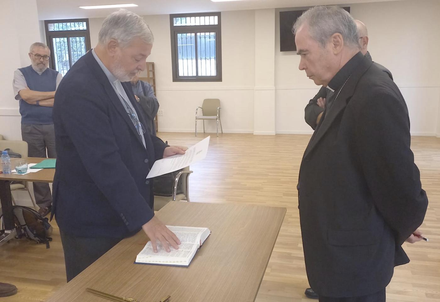 Juramento de José Ferrary como nuevo miembro del Consejo Presbiteral