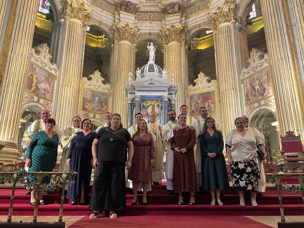 «Os agradezco vuestra disponibilidad y la de vuestras esposas»