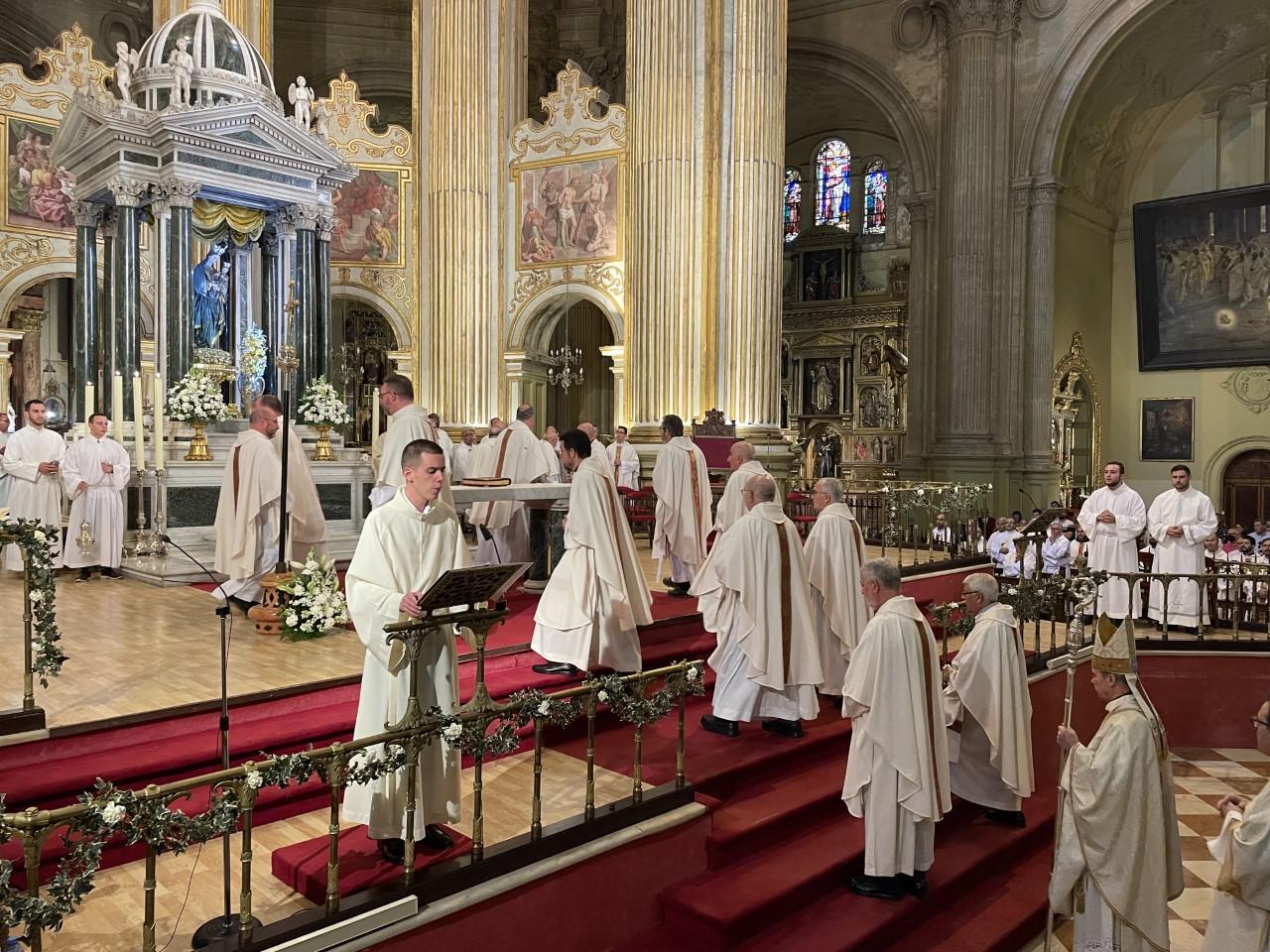 Ordenación de ocho diáconos en la Catedral de Málaga // E. LLAMAS