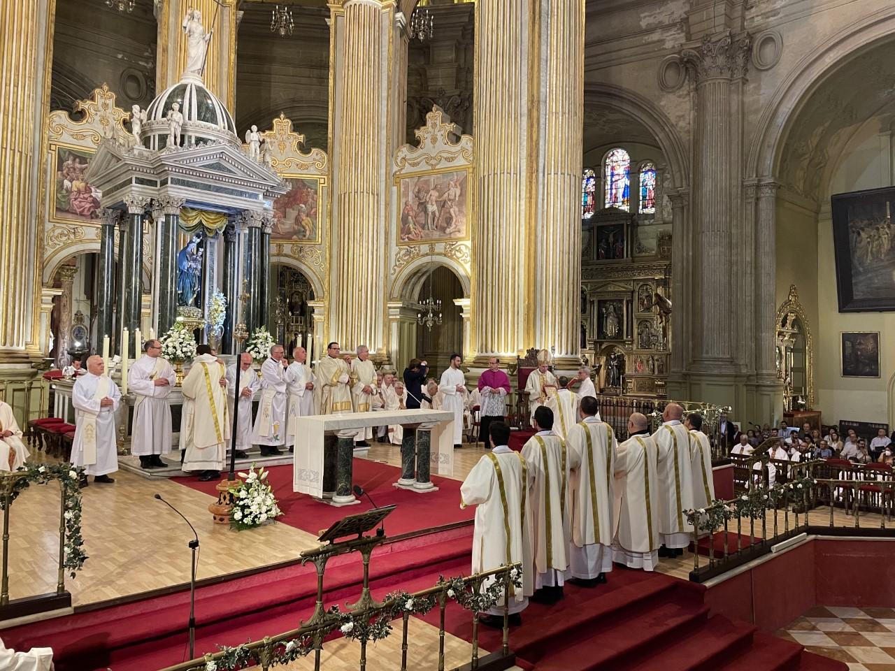 Ordenación de ocho diáconos en la Catedral de Málaga // E. LLAMAS