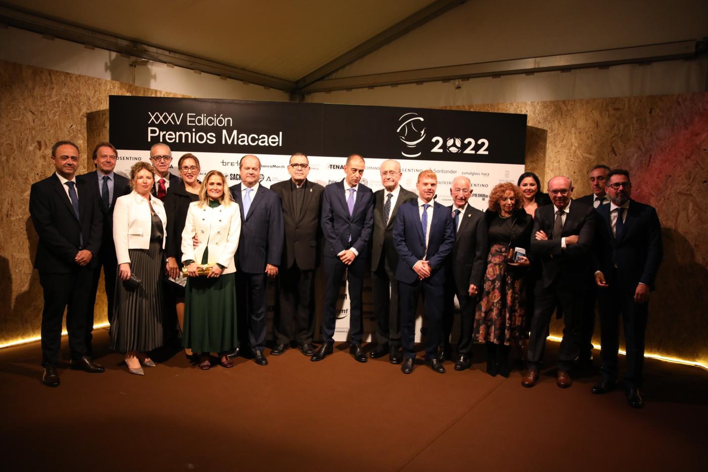 Junto a Pablo Pastor, acudieron a la entrega de premios el ecónomo diocesano, Rafael Carmona, y el alcalde de la capital, Francisco de la Torre, entre otros