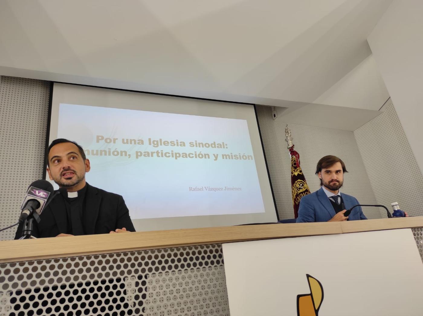 Las cofradías de Vélez se forman en Eclesiología, Liturgia, Espiritualidad y Cristología