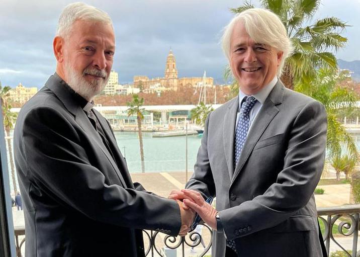 El Colegio de Abogados realiza una aportación para las obras de la Catedral