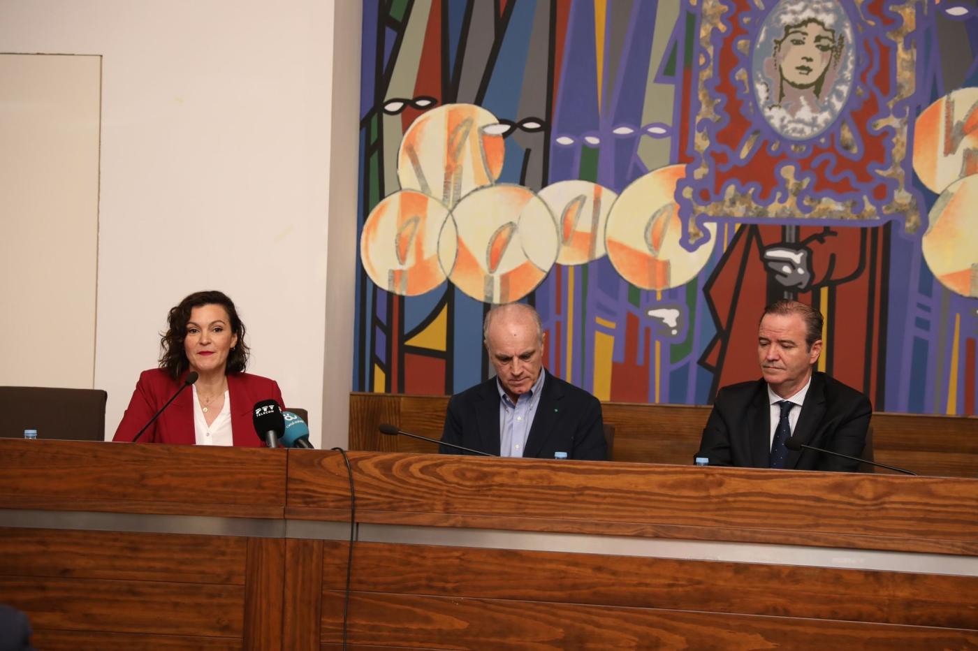 La periodista de la Diócesis de Málaga Ana Medina presenta "La Saeta"