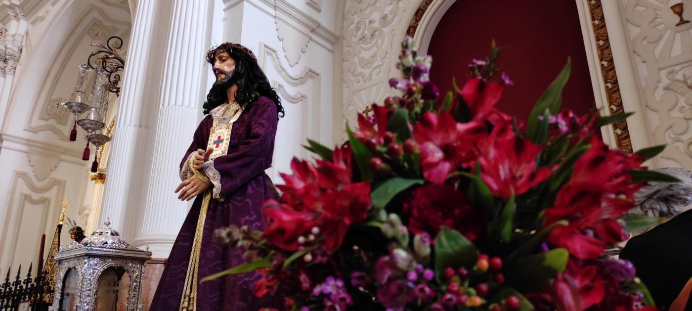 Miles de personas se acercan a venerar al Cristo de Medinaceli