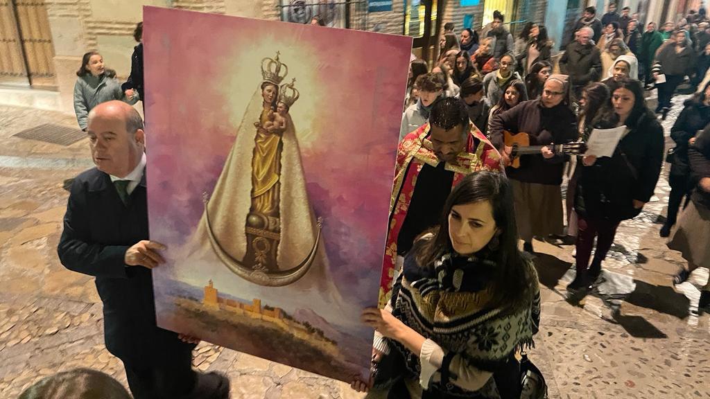 Los jóvenes del arciprestazgo de Antequera celebran un Via Crucis callejero al inicio de la Cuaresma