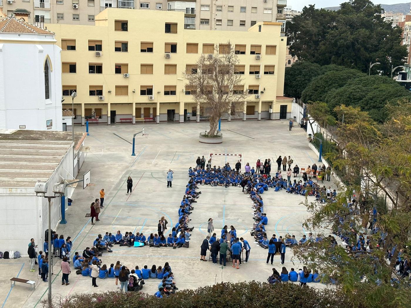 El Colegio San Manuel acoge la Cruz y el Icono de la Juventud