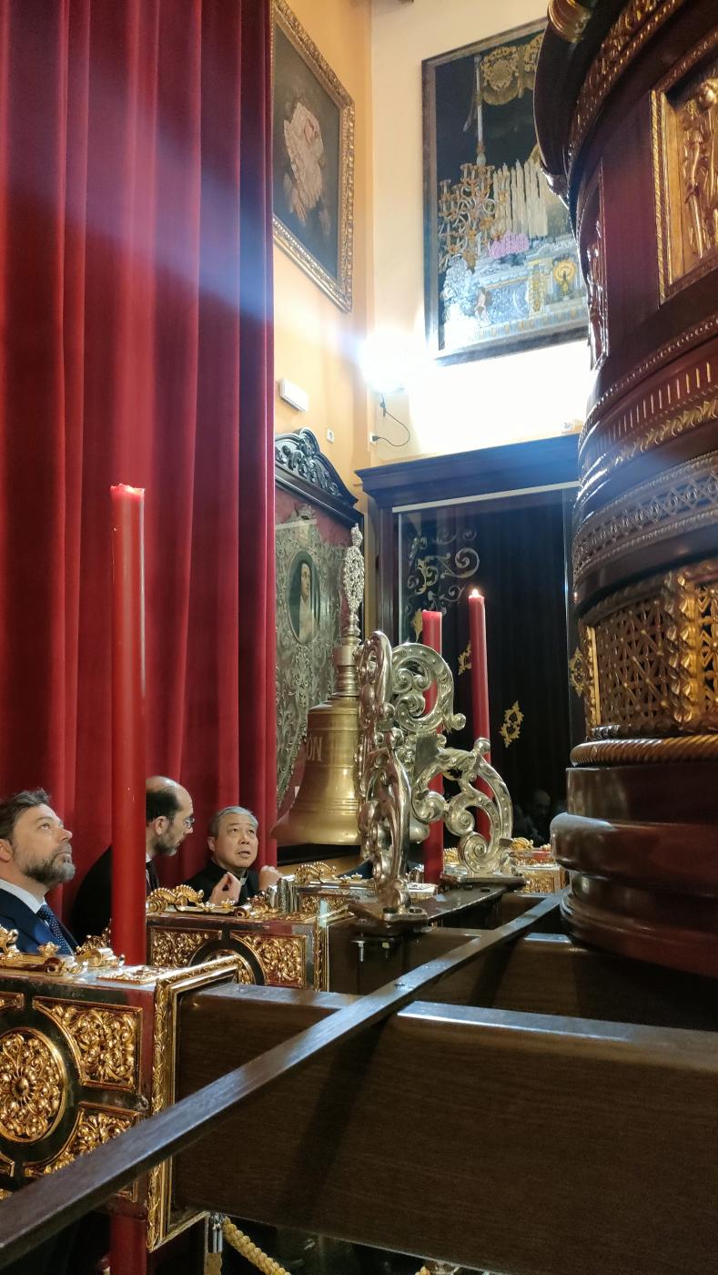 Visita del Nuncio, junto al Sr. Obispo, a la Casa Hermandad de la Expiración