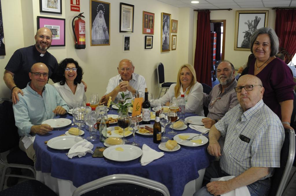 Almuerzo solidario de la parroquia de San Dámaso