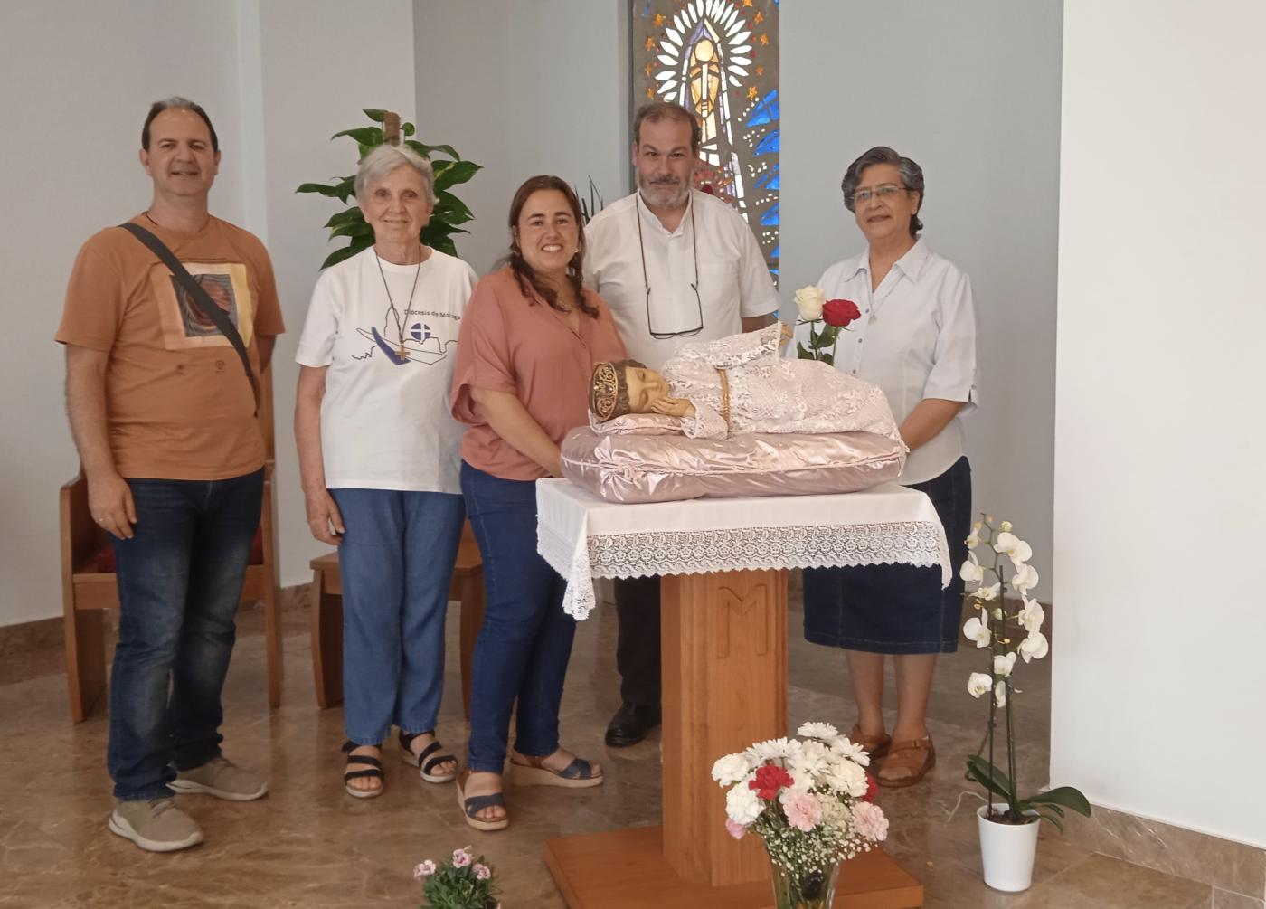 Equipo de Migraciones de la Diócesis con las religiosas de la Divina Infantita (Melilla)