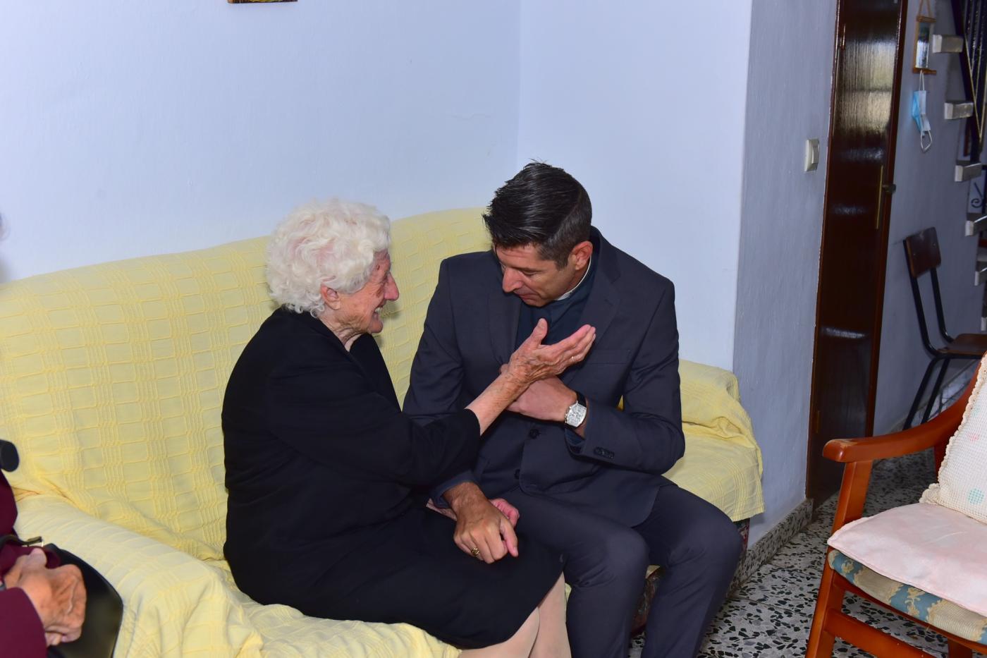 «La Visita de D. Jesús fortalece a la comunidad de Frigiliana para seguir trabajando por el Evangelio»