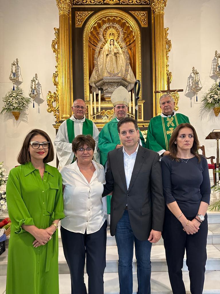 D. Jesús visita la parroquia de Maro y la Cueva de Nerja