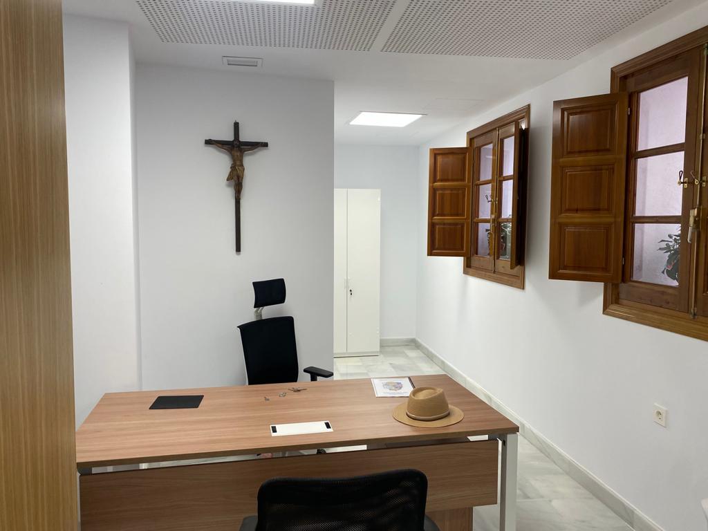 El obispo de Málaga inaugura la remodelación de la parroquia de San Juan, en Málaga