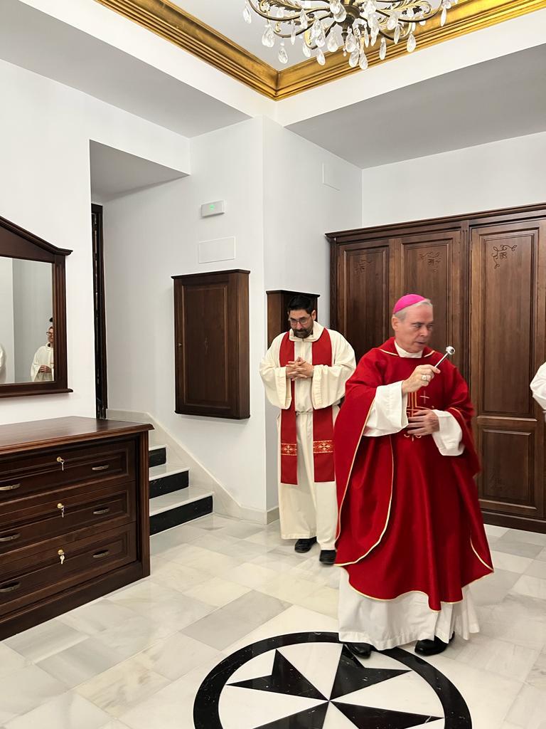 El obispo de Málaga inaugura la remodelación de la parroquia de San Juan, en Málaga