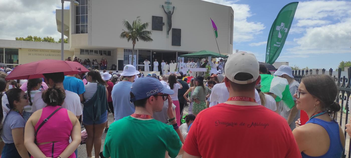 Una mañana de catequesis, confesión y Eucaristía, y una tarde de concierto