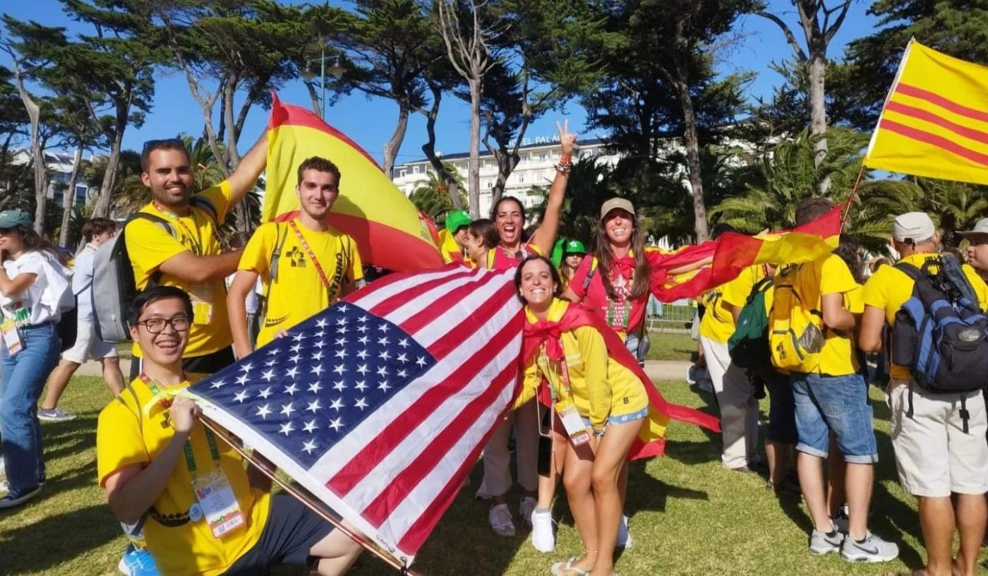 Leiva junto a otros voluntarios malagueños en la JMJ