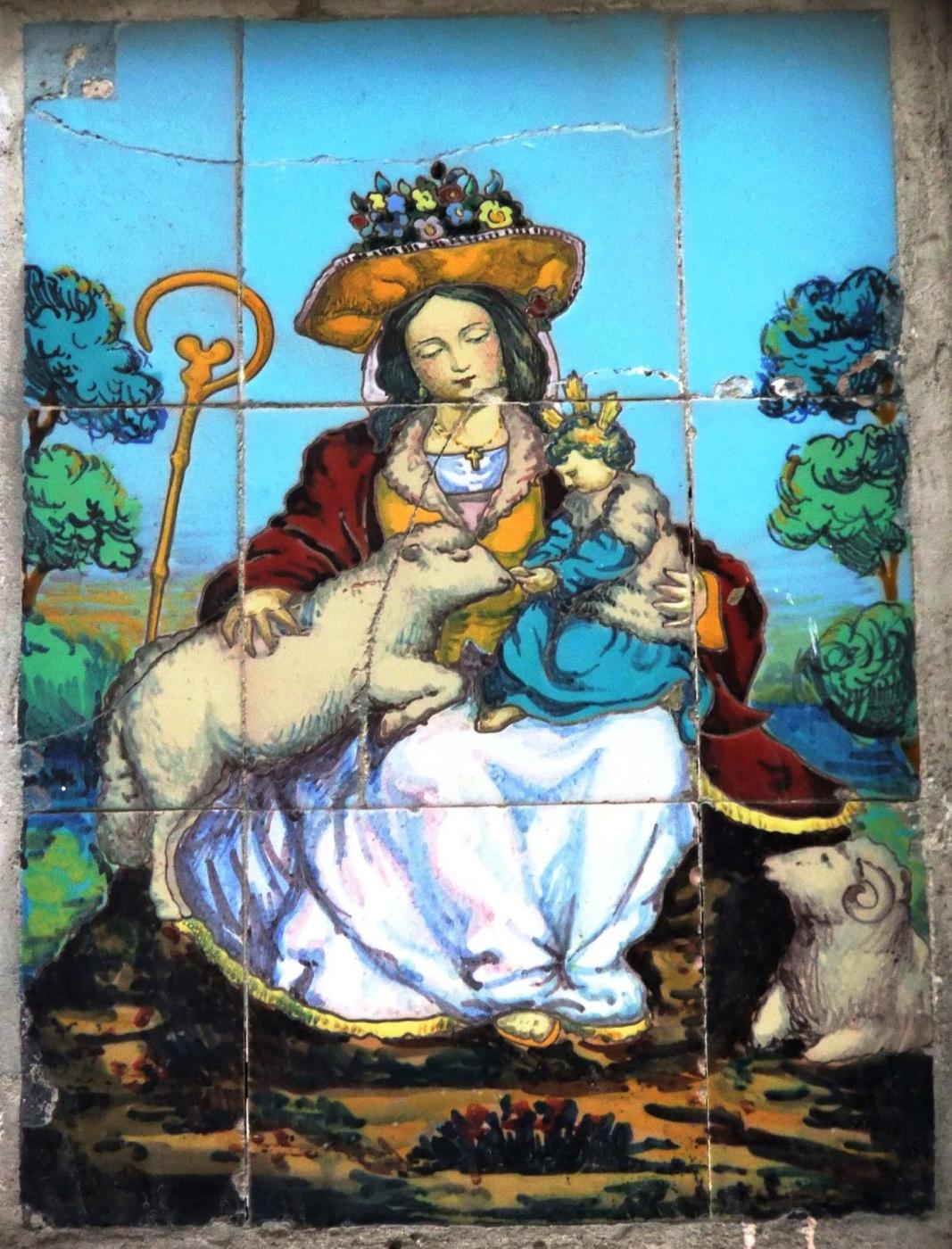 «En calle Capuchinos podemos ver un azulejo histórico en el que se representa la Divina Pastora»